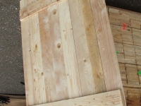 Kaubaaluste puidust kaaned mõõtmetega 800x1200, tihe laudis, foto Seria Haldus